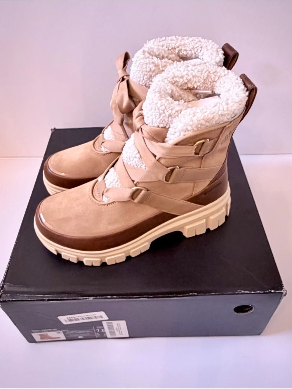 Sorel  Women's Tivoli V Resort Waterproof Boot Sz 7.5 Brand New